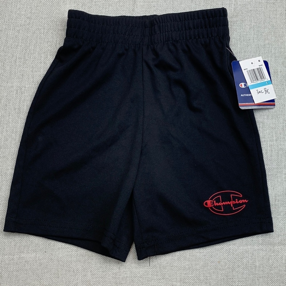 CHAMPION Little Boys "C" Outline Script Short Size 5
